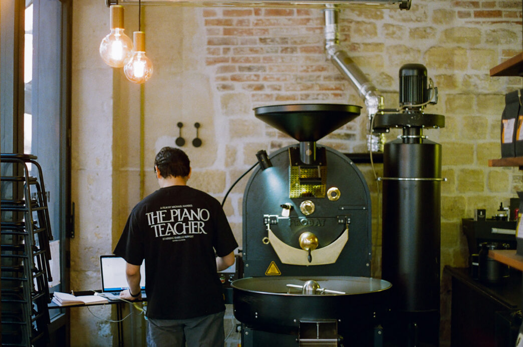 Custom Coffee Roasting: Building Your Brand with Java Lords Expertise 8